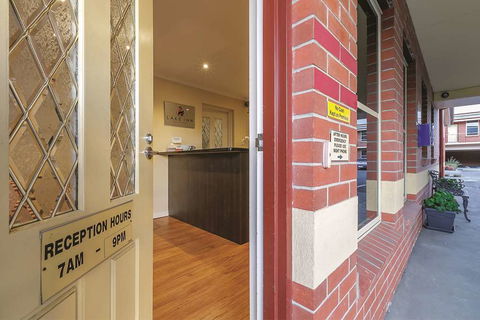 Lake Inn Ballarat - eTourism Australia 2