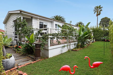 Ainslie Roberts Drive Retreat - eTourism Australia 7