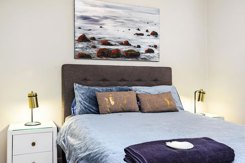 Ainslie Roberts Drive Retreat - eTourism Australia 6