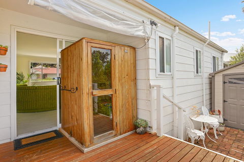 Ainslie Roberts Drive Retreat - eTourism Australia 17