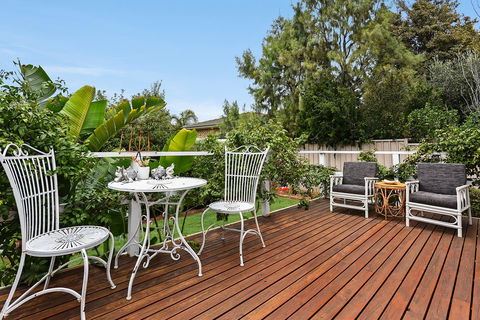 Ainslie Roberts Drive Retreat - eTourism Australia 9