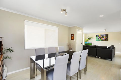 Ainslie Roberts Drive Retreat - eTourism Australia 1