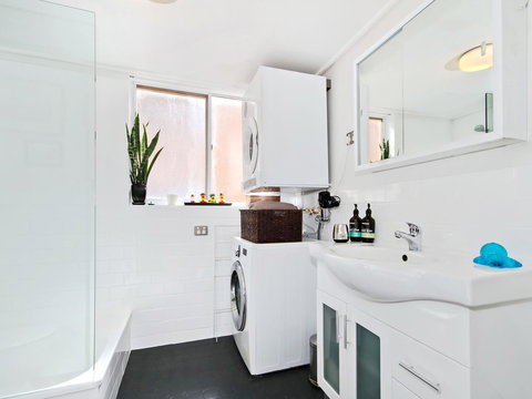 Monaco Court Apartment Adelaide - eTourism Australia 8