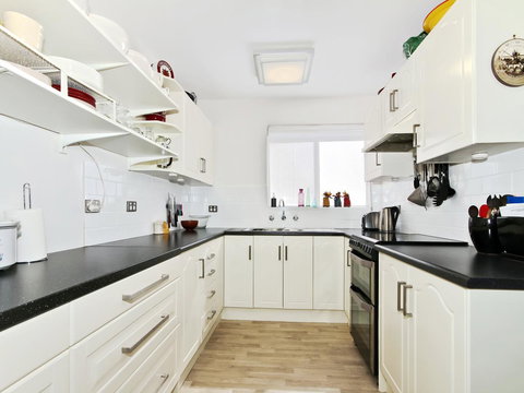 Monaco Court Apartment Adelaide - eTourism Australia 2