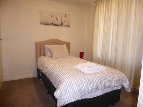 Adelaide City Apartment - 3br, 2bath & Carpark - eTourism Australia 15