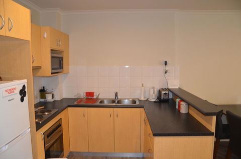 Adelaide City Apartment - 3br, 2bath & Carpark - eTourism Australia 5