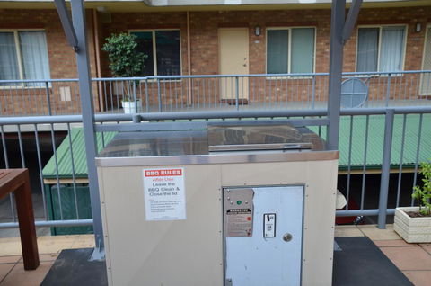 Adelaide City Apartment - 3br, 2bath & Carpark - eTourism Australia 21