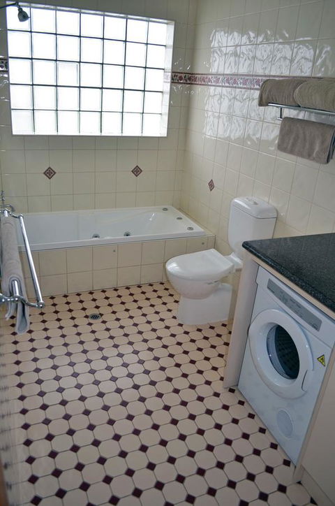 Arkana Motor Inn & Terrace Apartments - eTourism Australia 32