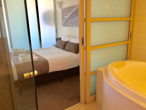 Adelaide DressCircle Apartments - North Terrace - eTourism Australia 17