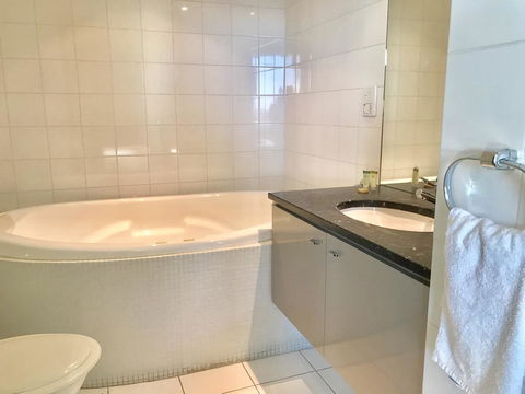 Adelaide DressCircle Apartments - North Terrace - eTourism Australia 6