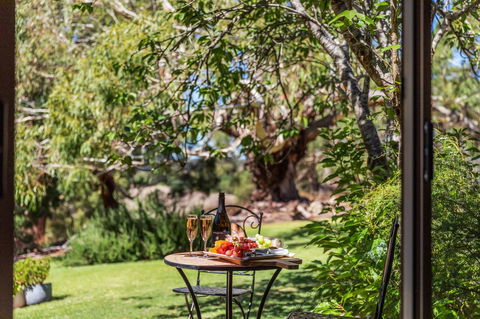 Adelaide Hills Retreats - eTourism Australia 12