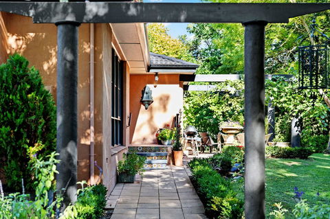 Adelaide Hills Retreats - eTourism Australia 43