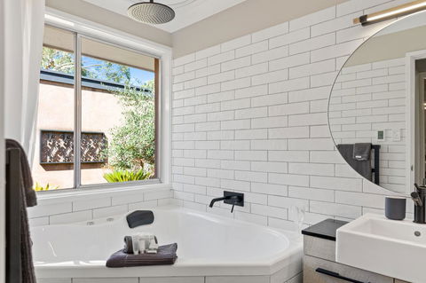 Adelaide Hills Retreats - eTourism Australia 17