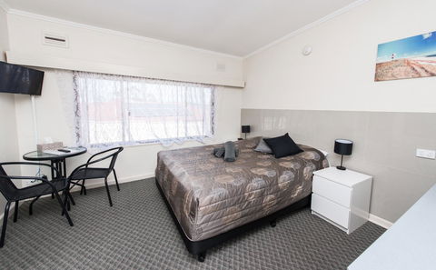 Blue Lake Motel - eTourism Australia 7