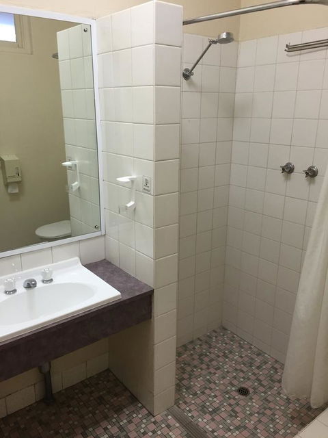 Blue Lake Motel - eTourism Australia 21