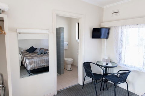 Blue Lake Motel - eTourism Australia 6