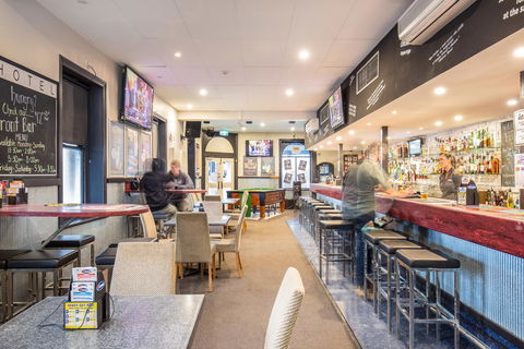 Nightcap At Federal Hotel Mt Gambier - eTourism Australia 7