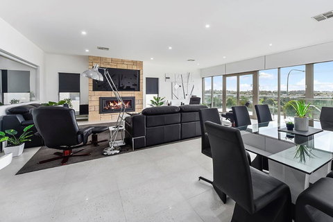 KENNEDY EXECUTIVE TOWNHOUSE - eTourism Australia 19