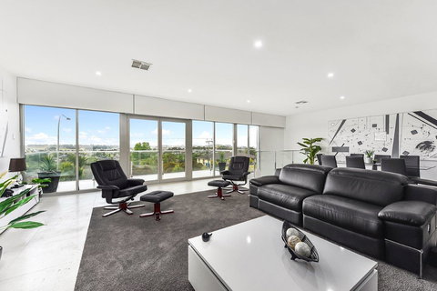 KENNEDY EXECUTIVE TOWNHOUSE - eTourism Australia 13