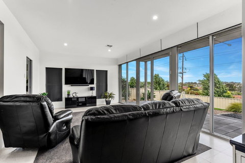 KENNEDY EXECUTIVE TOWNHOUSE - eTourism Australia 14