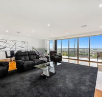 BENGALEE EXECUTIVE TOWNHOUSE- MODERN  STYLISH - eTourism Australia