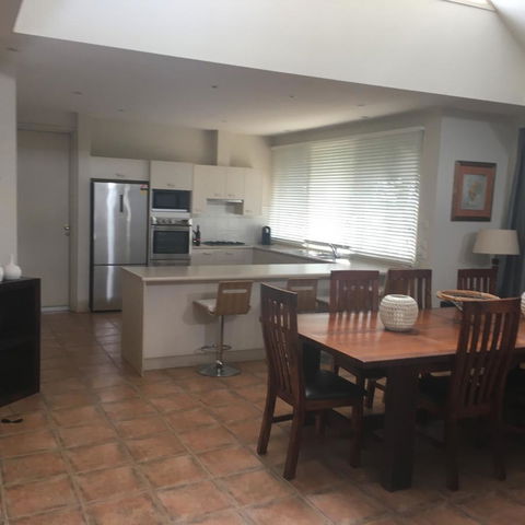 Grapevines Boutique Accommodation - eTourism Australia 3