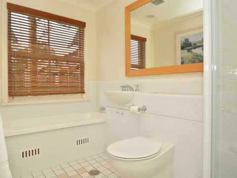 Villa Executive 2br Cypress DS Located Within Cypress Lakes Resort - eTourism Australia 12
