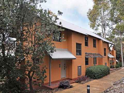 Villa Executive 2br Cypress DS Located Within Cypress Lakes Resort - eTourism Australia 2