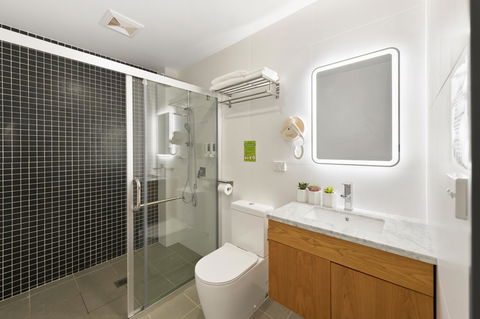 YEHS Hotel Sydney QVB - eTourism Australia 24