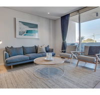 Oceanside Elegance At Superb Home Steps From Sand - eTourism Australia