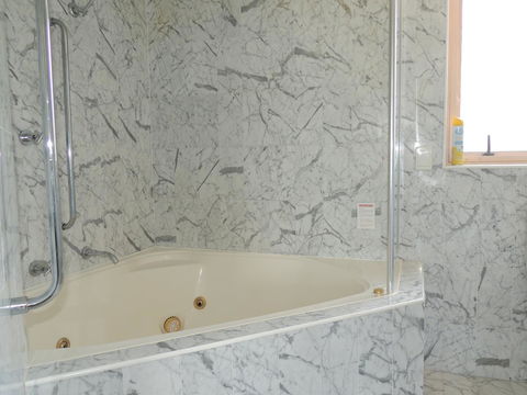 Charlesworth Bay Beach Resort - eTourism Australia 5