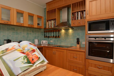 JE Guesthouse, Central To All The Hunter Valley Has To Offer - eTourism Australia 14