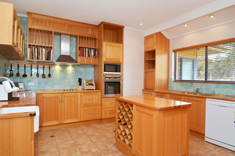 JE Guesthouse, Central To All The Hunter Valley Has To Offer - eTourism Australia 12