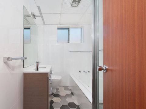 Victoria Parade, Kiah, Unit 10, 53 - eTourism Australia 11