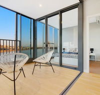 Brand New 3 Bedrooms Apt with Waterfront View - eTourism Australia