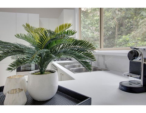 Large, Stylish And Quiet Penthouse Steps From Surf - eTourism Australia 16