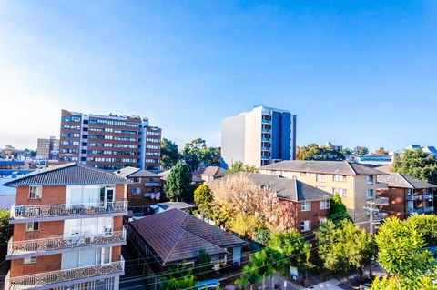 Near Train Station, New 2 BR Apt/free Parking - eTourism Australia 39