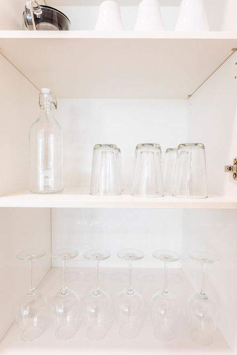 Near Train Station, New 2 BR Apt/free Parking - eTourism Australia 11