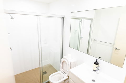 Near Train Station, New 2 BR Apt/free Parking - eTourism Australia 29