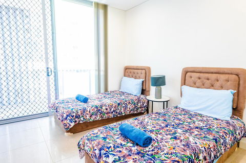 Near Train Station, New 2 BR Apt/free Parking - eTourism Australia 28