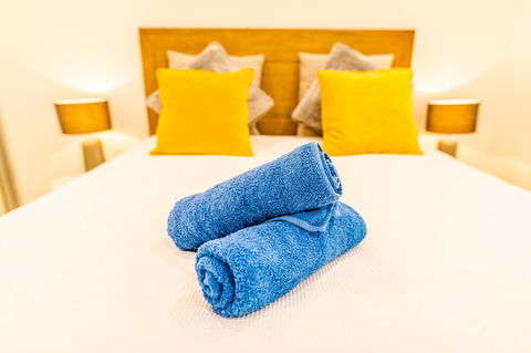 Near Train Station, New 2 BR Apt/free Parking - eTourism Australia 23