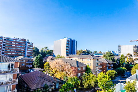 Near Train Station, New 2 BR Apt/free Parking - eTourism Australia 38