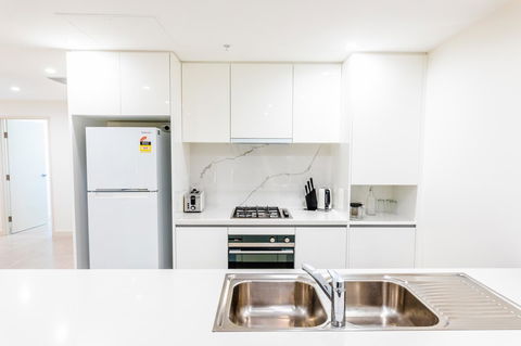 Near Train Station, New 2 BR Apt/free Parking - eTourism Australia 14