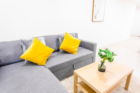 Near Train Station, New 2 BR Apt/free Parking - eTourism Australia 19