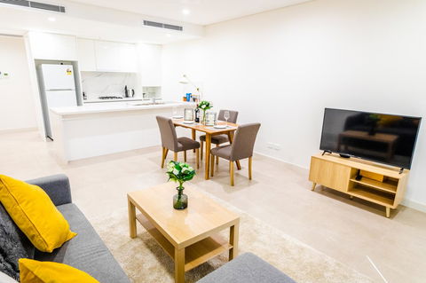 Near Train Station, New 2 BR Apt/free Parking - eTourism Australia 3