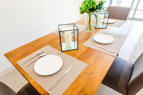 Near Train Station, New 2 BR Apt/free Parking - eTourism Australia 8