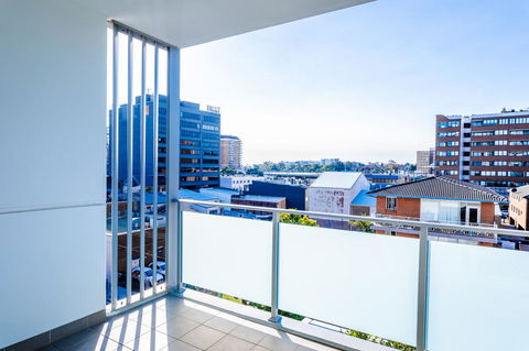 Near Train Station, New 2 BR Apt/free Parking - eTourism Australia 36