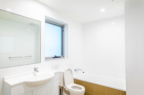 Near Train Station, New 2 BR Apt/free Parking - eTourism Australia 32