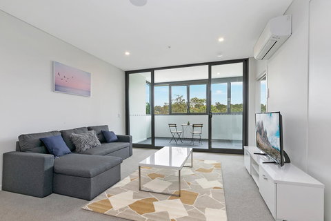 Stylish And Neat Two Bed Apartment In Wentworth Point - eTourism Australia 0