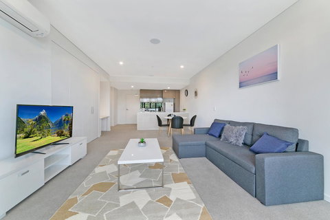 Stylish And Neat Two Bed Apartment In Wentworth Point - eTourism Australia 1